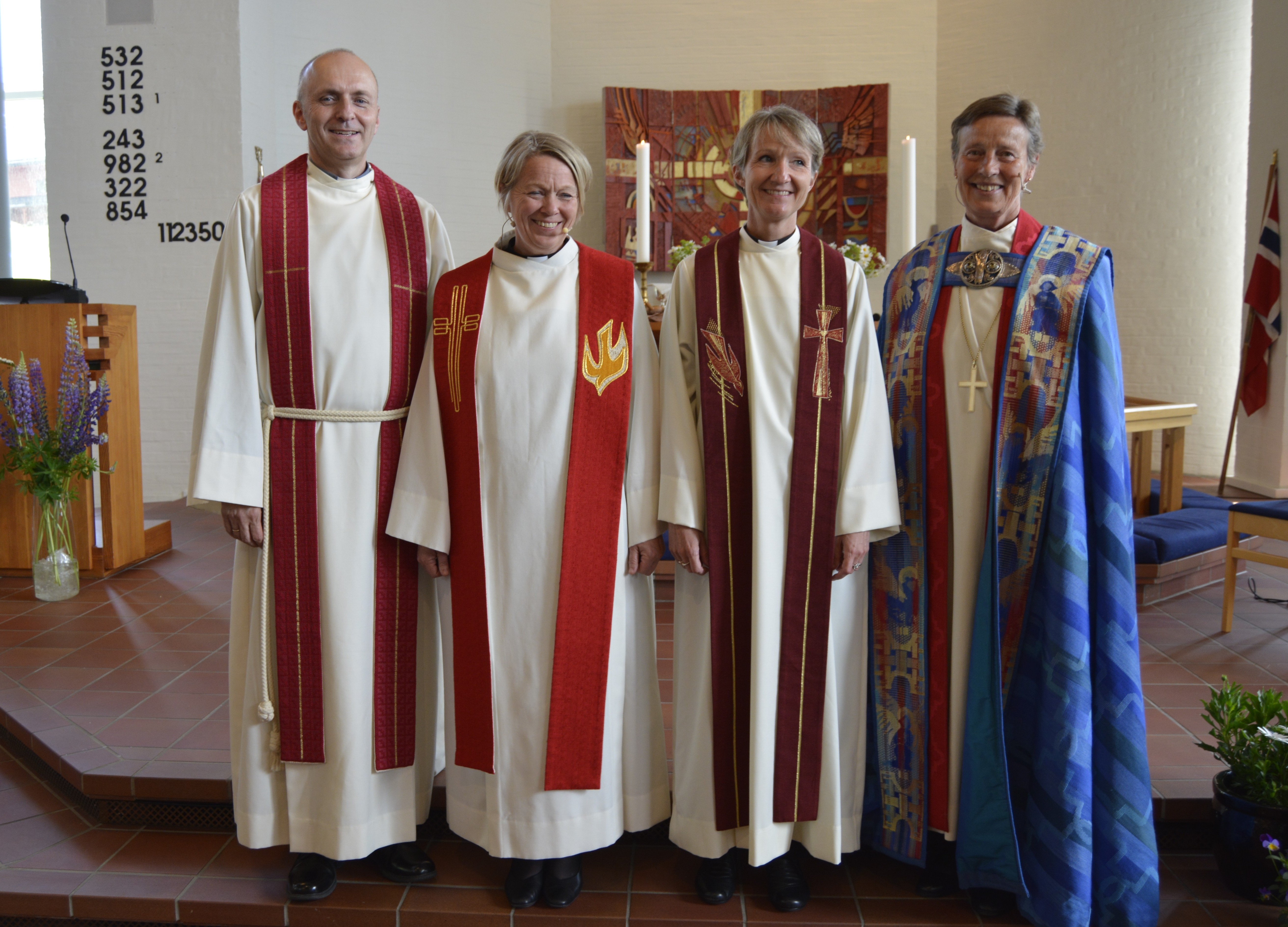 Prost Rune Steensnæs Engedal, Elisabeth Vatland Fauskanger, Eli Kolstad og biskop Anne Lise Ådnøy i Skjiold kyrkje
